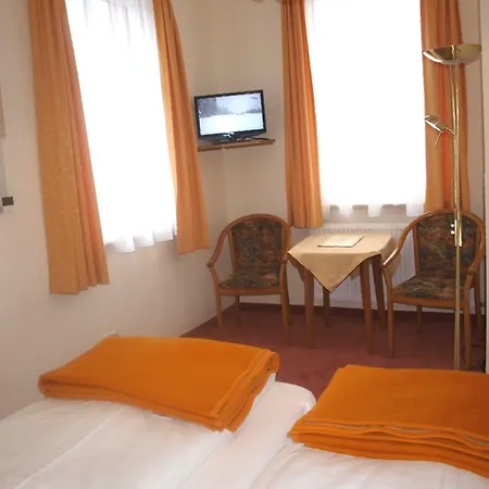 奥攀布莱克酒店 3*