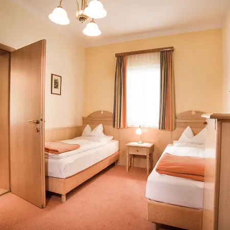 奥攀布莱克酒店 3*