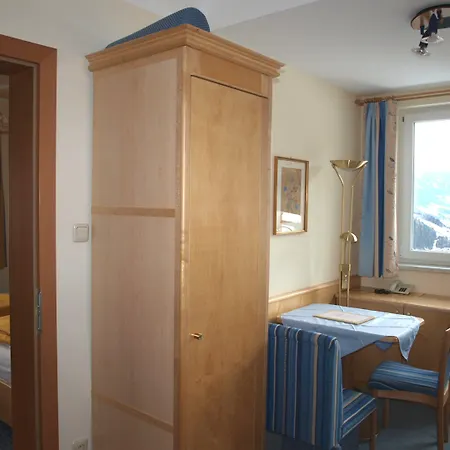 Отель Alpenblick Бадгаштейн