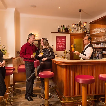 奥攀布莱克酒店 3*